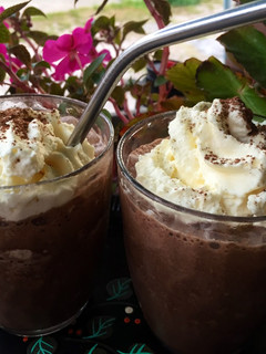 Una foto de Frapeé de chocolate, canela y vodka