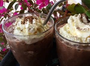 Una foto de Frapeé de chocolate, canela y vodka