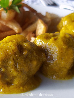 Una foto de Albóndigas en salsa de almendras