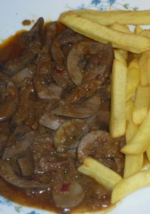 Vesepörkölt gombával recept fotója