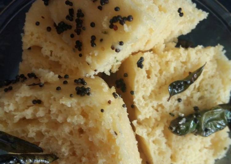 How to Make Yummy Besan ka Dhokla