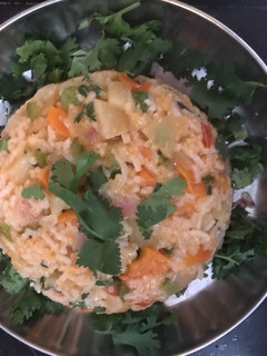 વેજ. સેઝવાન પુલાવ(veg sezwan pulav Recipe in Gujarati) રેસીપી મુખ્ય ફોટો