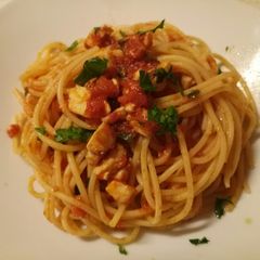 Spaghetti with sword fish ragu A picture of Spaghetti with sword fish ragu.
