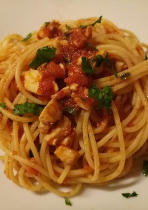 A picture of Spaghetti with sword fish ragu.