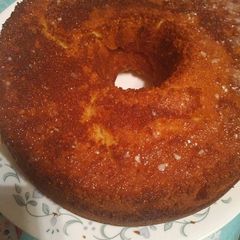 A picture of My Mom's Lemon Cake.