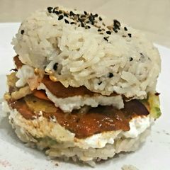 A picture of Veg sushi burger.