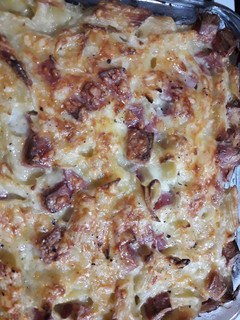Una foto de Fideos gratinados con salsa blanca y mortadela