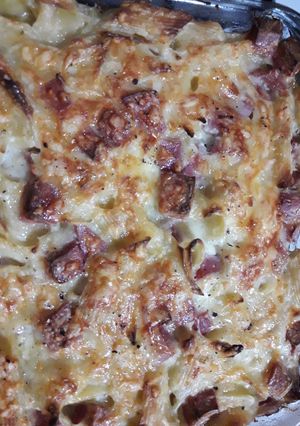 Una foto de Fideos gratinados con salsa blanca y mortadela