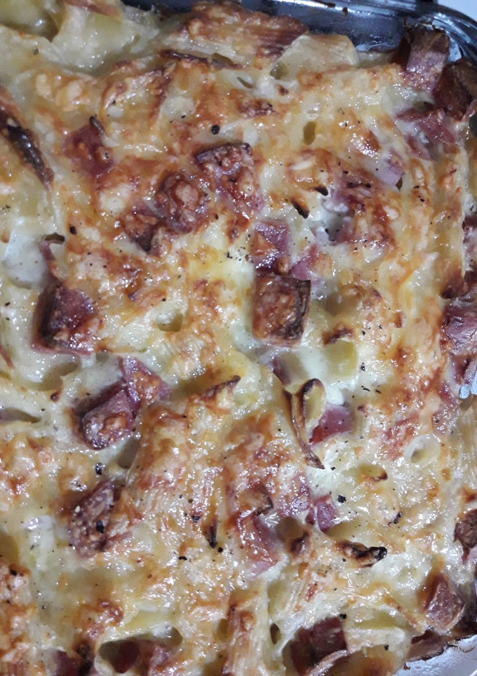 Una foto de Fideos gratinados con salsa blanca y mortadela