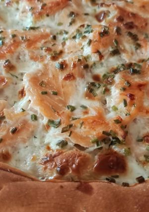 Une photo de Pizza blanche au saumon fumé au Cook Expert