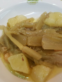 Una foto de Borraja con patatas