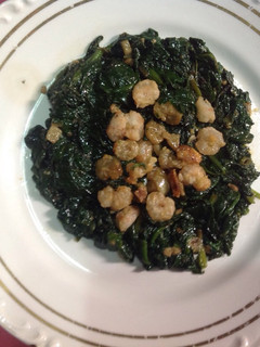 Una foto de Espinacas con gambas