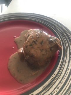 Una foto de Pollo en hierbas