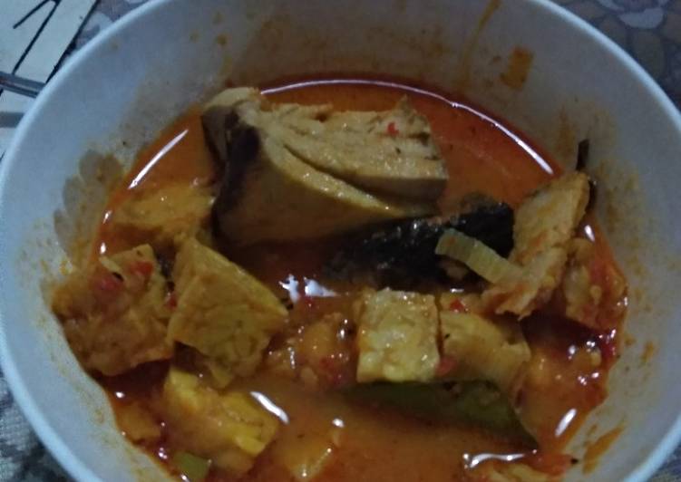Cara mudah Menyiapkan Ikan asap tuna dari manokwari, Bisa Manjain Lidah