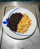 *Despertar Mexicano* HUEVOS CON CHILE SERRANO, CEBOLLA MORADA Y JITOMATE
