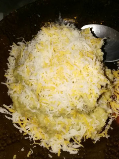 Una foto de Puré de plátano y queso tipo pizza