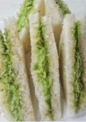 A picture of Chicken Spinach Sandwich.