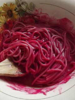 Una foto de Pasta navideña Rafaelita para niños con cerezas tía Tere
