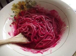 Una foto de Pasta navideña Rafaelita para niños con cerezas tía Tere