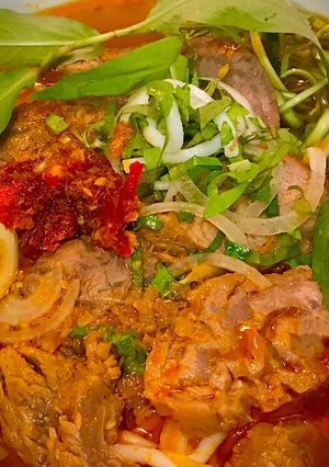 A picture of Bún Bò Huế.