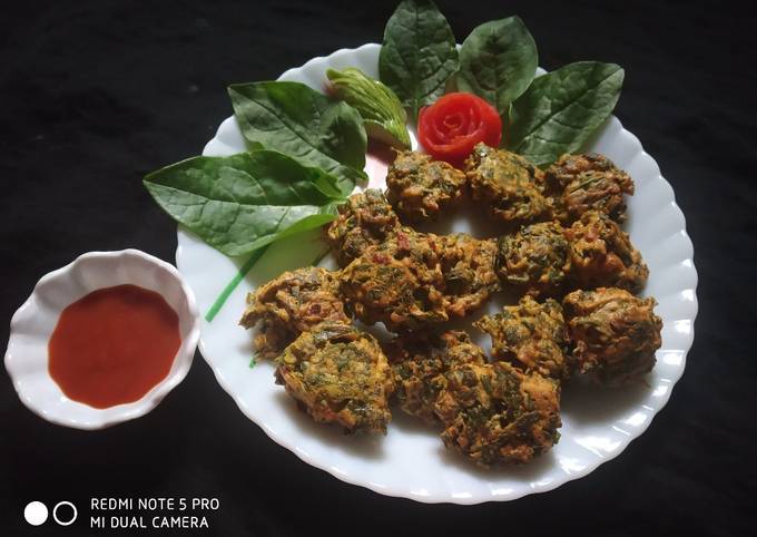 पोई के पत्ते के पकोड़े (poi ke Patte ke pakode recipe in hindi) रेसिपी मुख्य फोटो