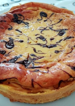Una foto de Tarta de queso gallega con yogurt de licor café