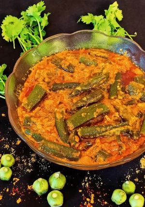A picture of Restaurant Style Bhindi masala - vegan.