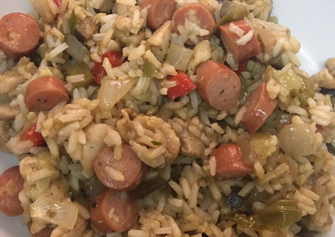 Arroz con verduras, pollo y salsa de soja