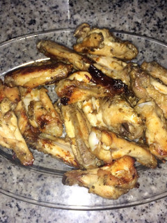 Una foto de Alitas de pollo a la cerveza al horno