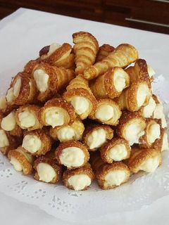 Una foto de Canutillos de crema pastelera