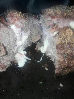 Una foto de Pan De Carne Relleno Con Jamón & Queso !