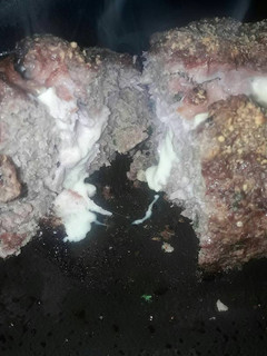 Una foto de Pan De Carne Relleno Con Jamón & Queso !