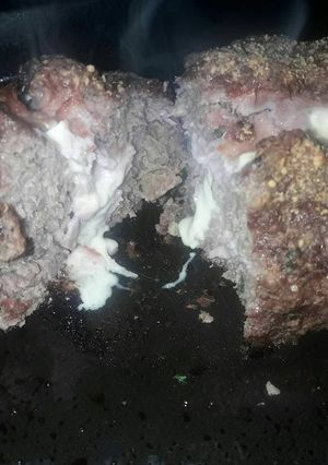 Una foto de Pan De Carne Relleno Con Jamón & Queso !