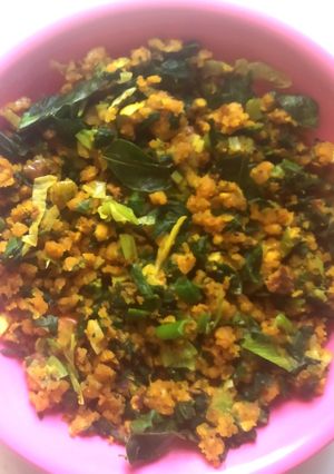 कांदा पात झुणका (Kanda Pat Zunka Recipe In Marathi) रेसिपी चे मुख्य फोटो 