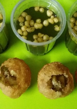 A picture of Pani Puri.