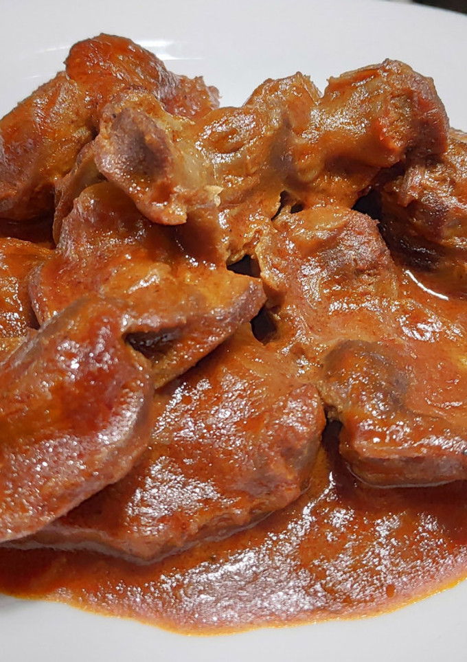 Una foto de Pedre de Pollo en Salsa