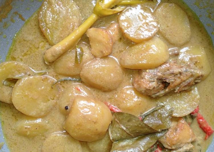 Gulai kuning kentang + ayam