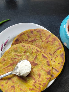 લસણીયો રોટલો(Multigrain Lasniyo Rotlo Recipe in Gujrati) રેસીપી મુખ્ય ફોટો
