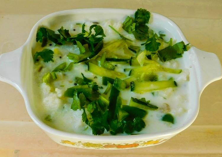 Dhadhiyodhanam (curd rice)