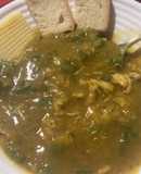 Sopa de legumes com frango desfiado