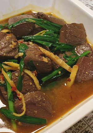 【影片】韭菜豬紅 潮洲粥必備配菜【老娘的草根飯堂】 的食譜成品照片