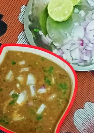 A picture of Black chickpeas soup.