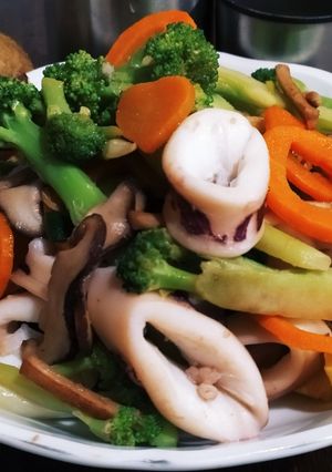 綠花椰菜炒透抽 的食譜成品照片