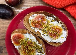 Foto di Toast con ricotta e fichi