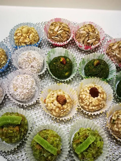 A picture of Date balls.