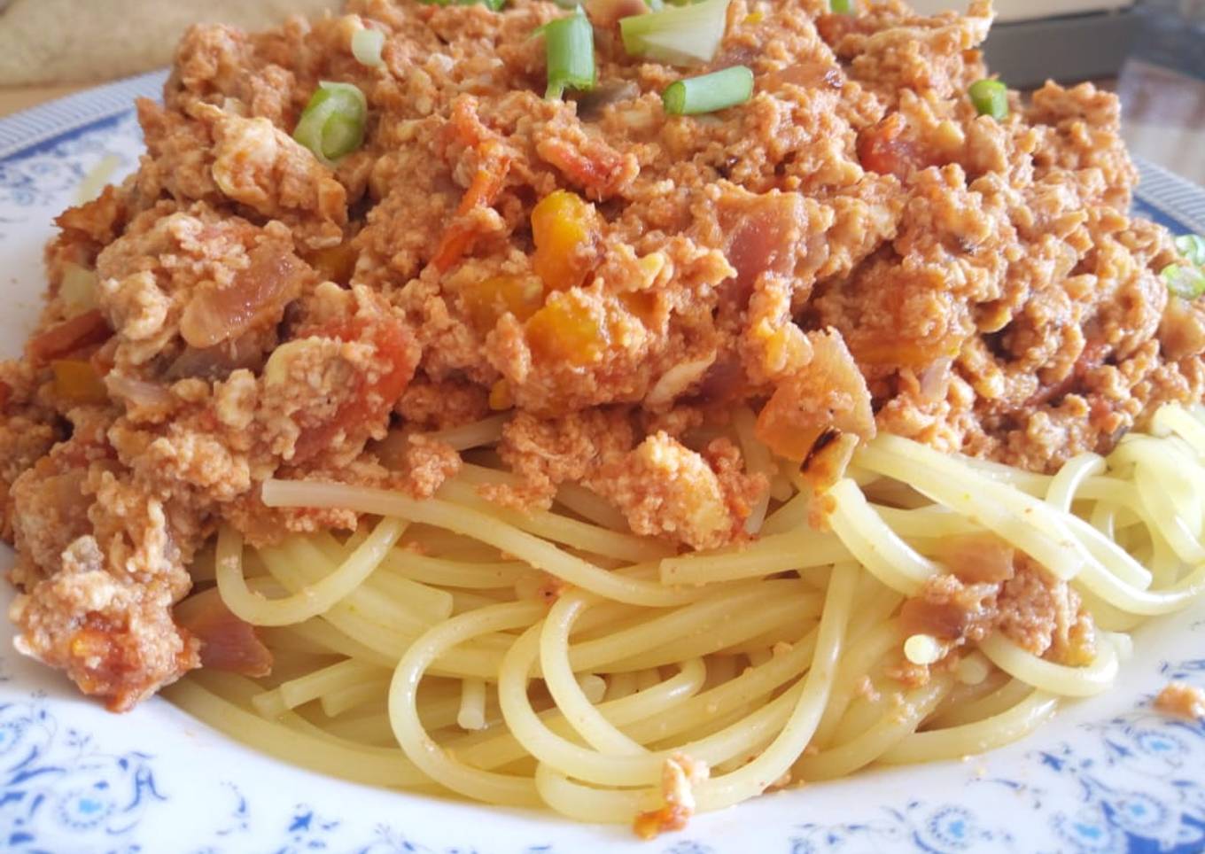 Spaghetti with scrambled egg
