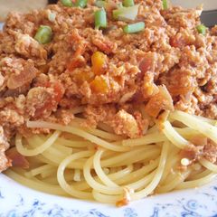 A picture of Spaghetti with scrambled egg.