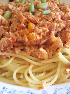 A picture of Spaghetti with scrambled egg.