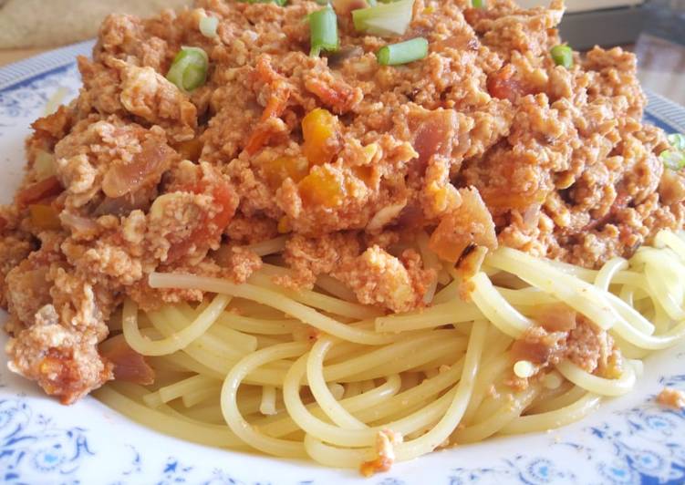 Spaghetti with scrambled egg