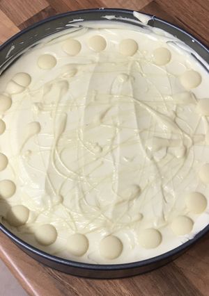 A picture of Milkybar cheesecake.